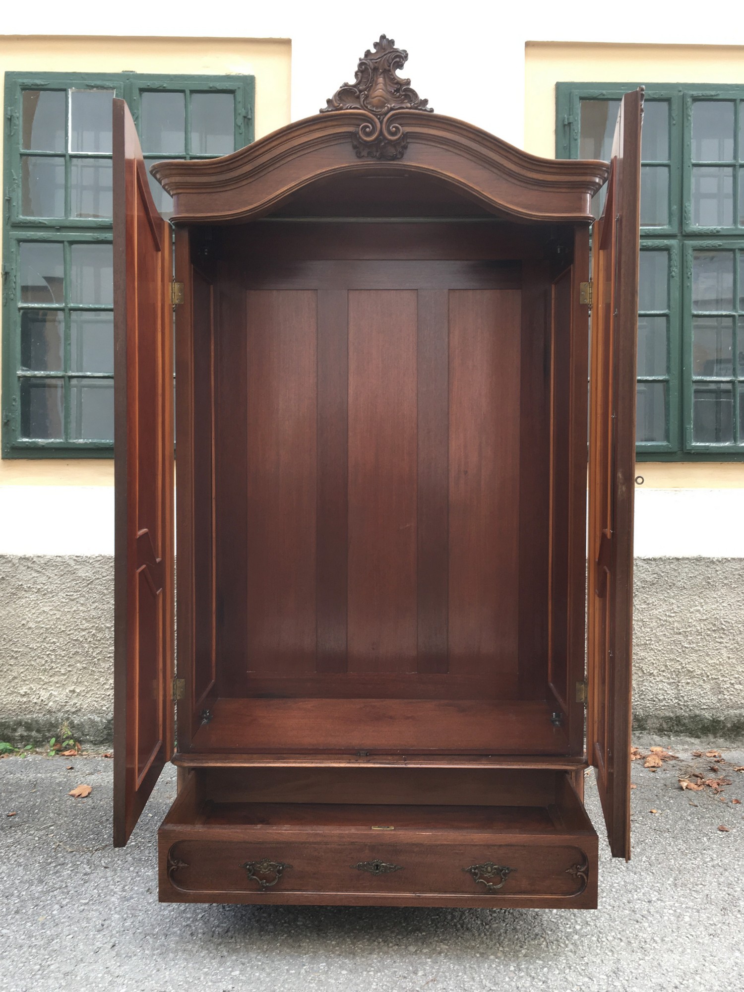 Historismus Schrank Kleiderschrank antik beschnitzt Wiener Pfeifenbarock