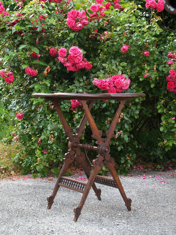 Beistelltisch Gründerzeit