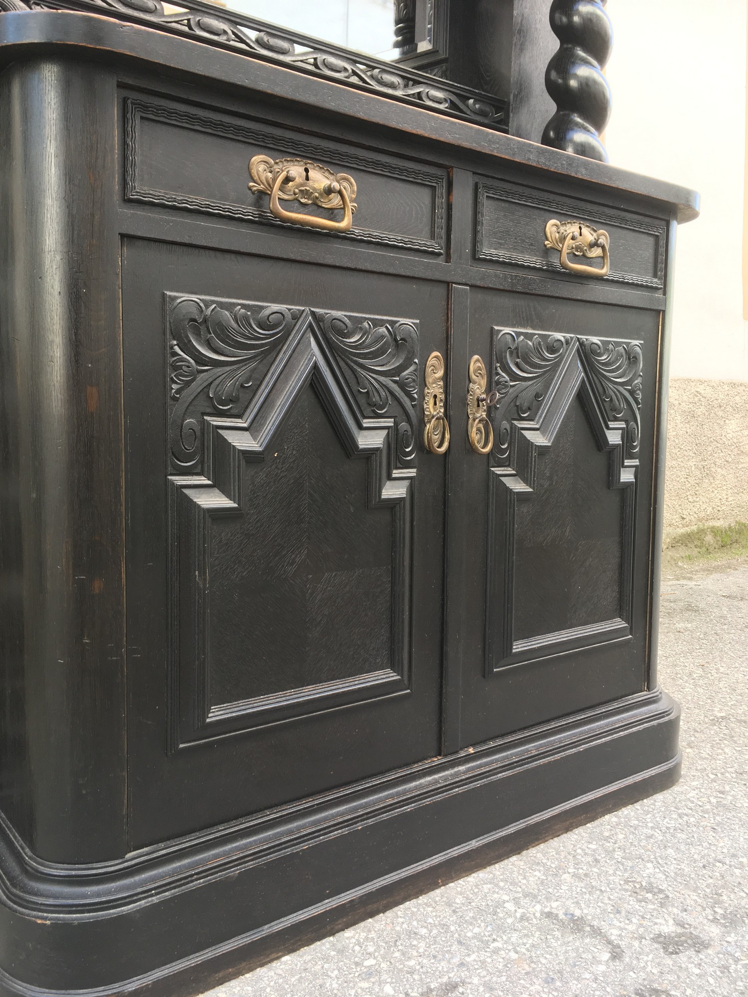 Antiker Schrank schwarz groß Barock
