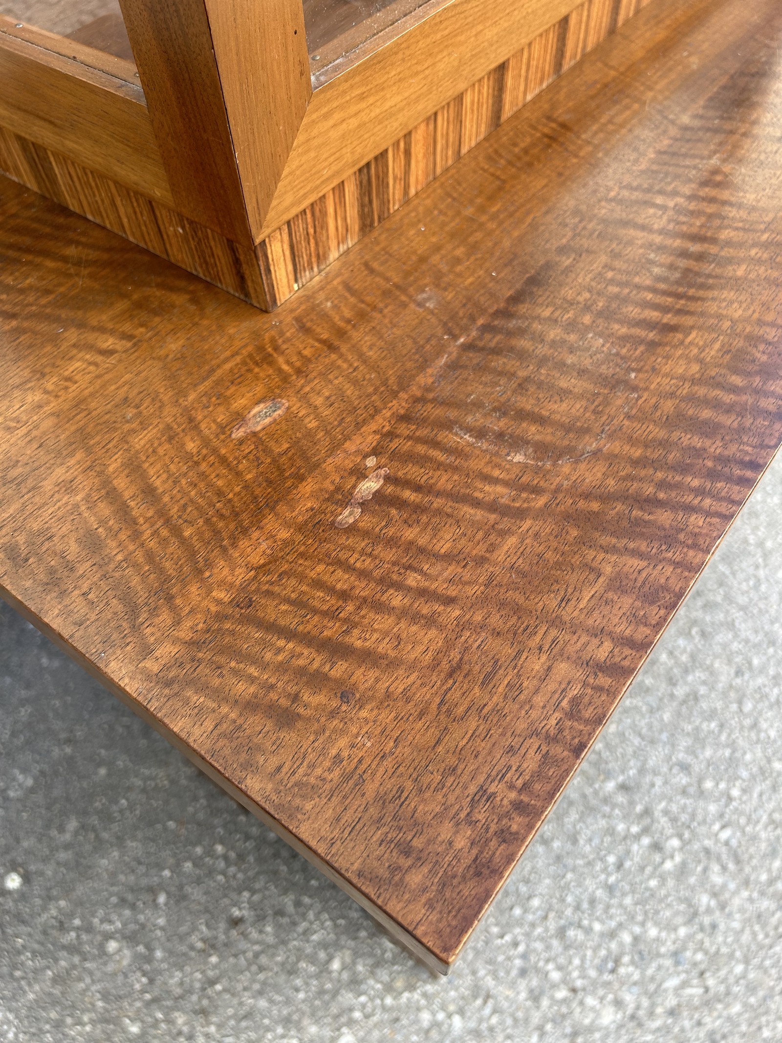 Vitrine Aufsatzvitrine Vitrinenschrank antik Schrank Art Deco dreiseitig verglast Bauhaus (Schrankmoebel)