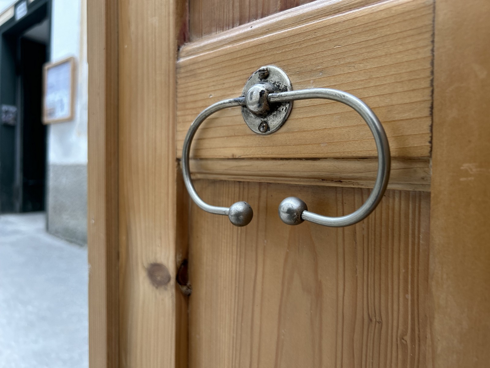 Antiquität Bauernschrank antike Garderobeschrank Vollholz Möbel