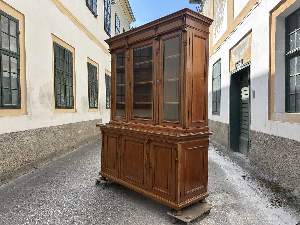 Vitrinenschrank Historismus