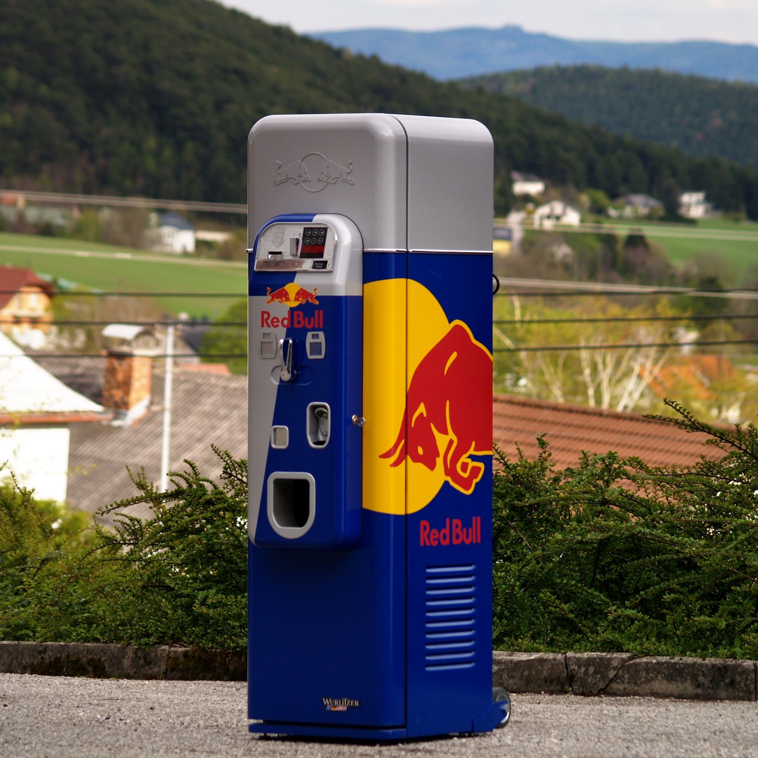 Wurlitzer Redbull Kühlschrank Getränkeautomat Vending Retro-Design