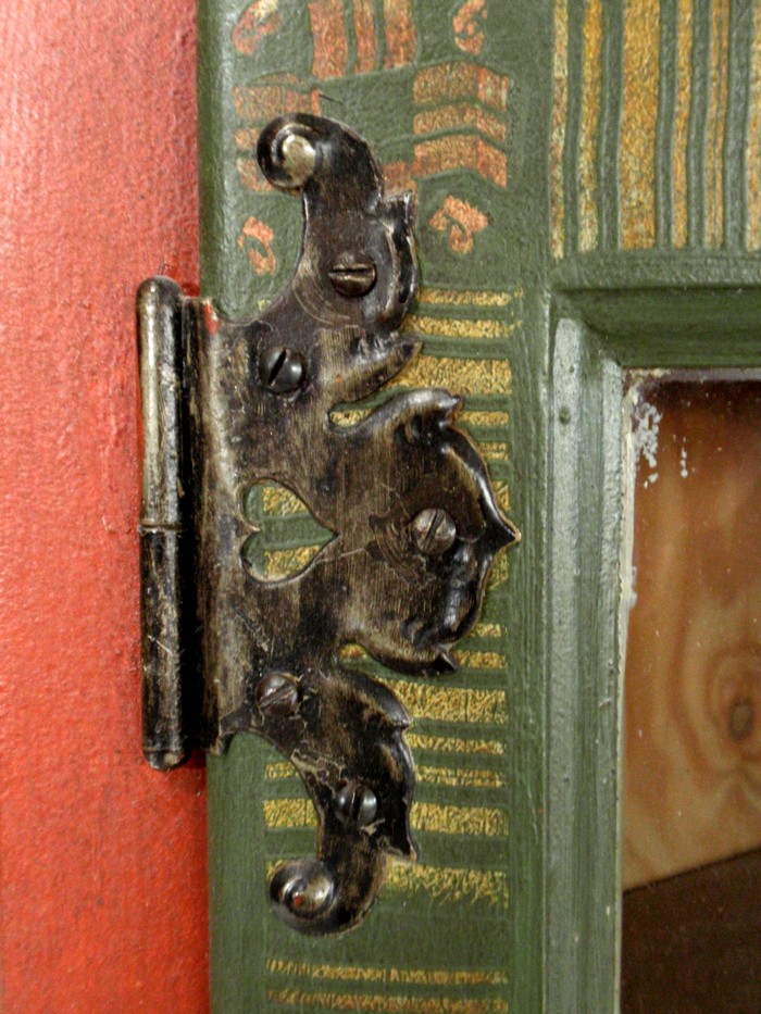 Bauernschrank bemalt