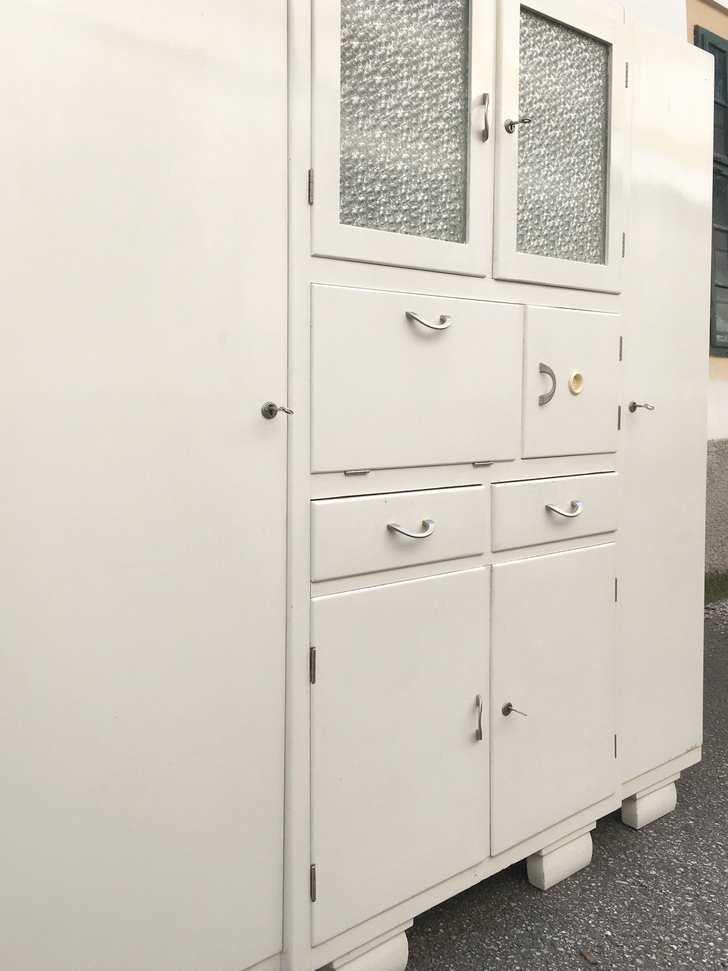 Kredenz Küchenschrank Vintage Retro dreiteilig creme MidCentury Vorratsschrank Anrichte