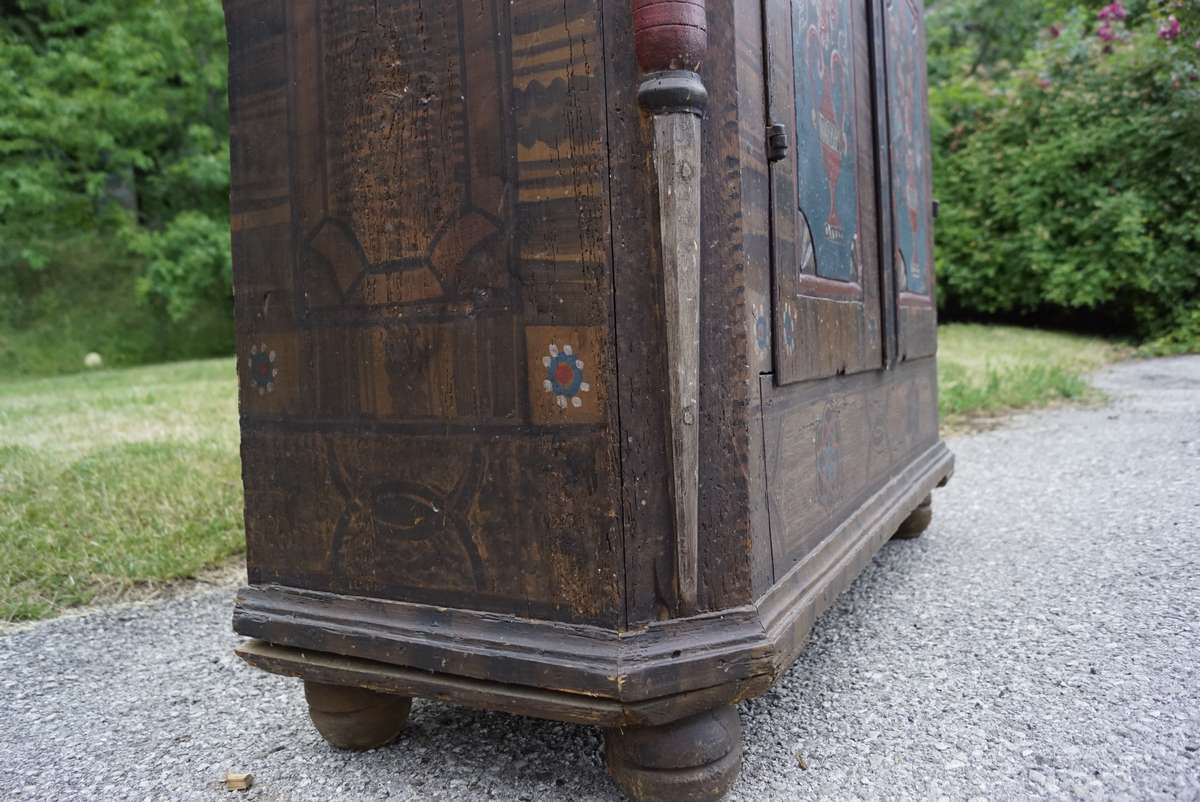 Bauernschrank antik bemalt