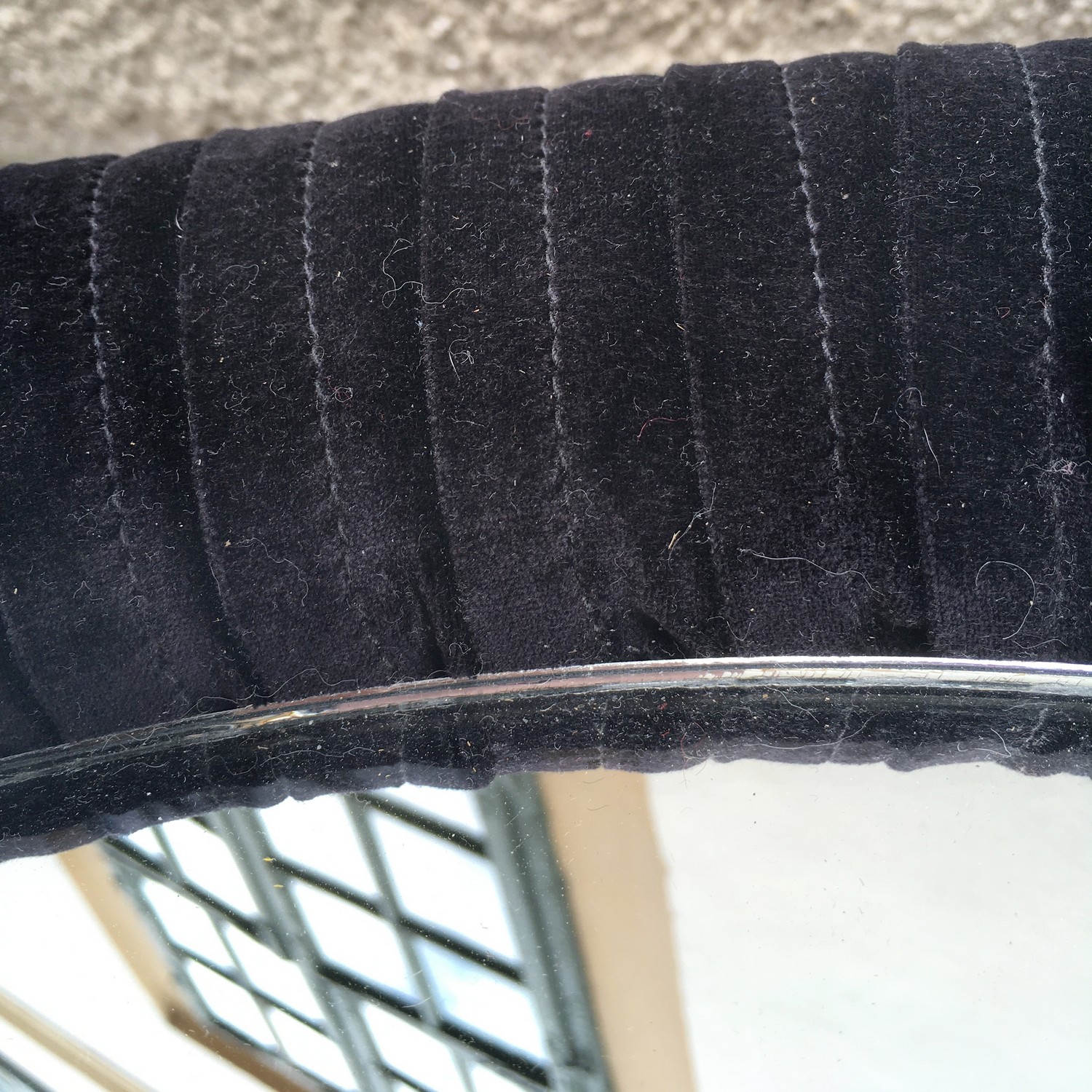 BRETZ Couchtisch Tisch schwarz Spiegelplatte Tulpenfuss Pompadour