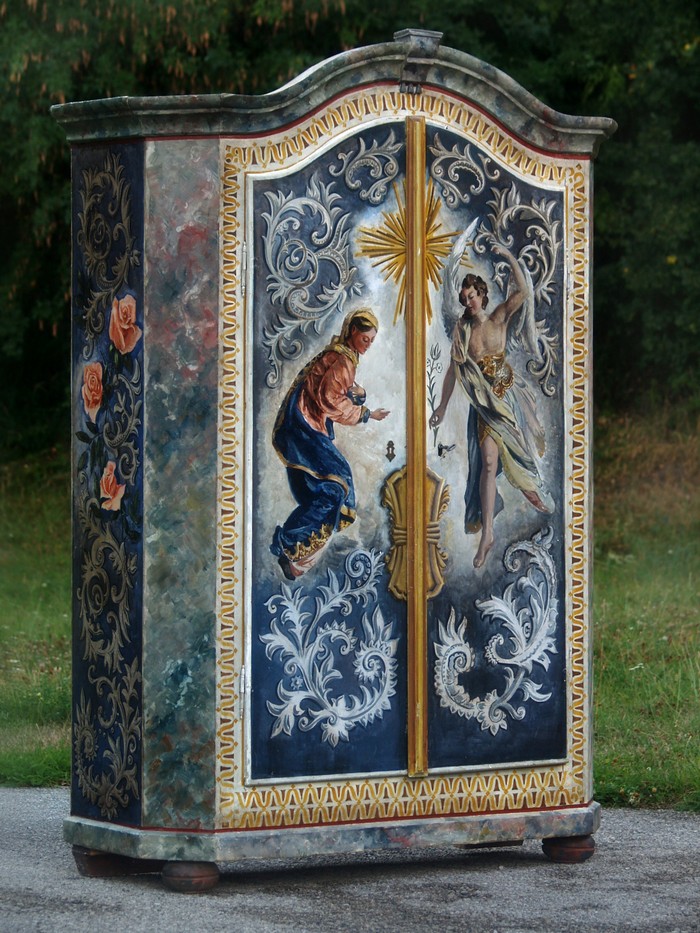 Antiker Bauernschrank Heiligenmalerei