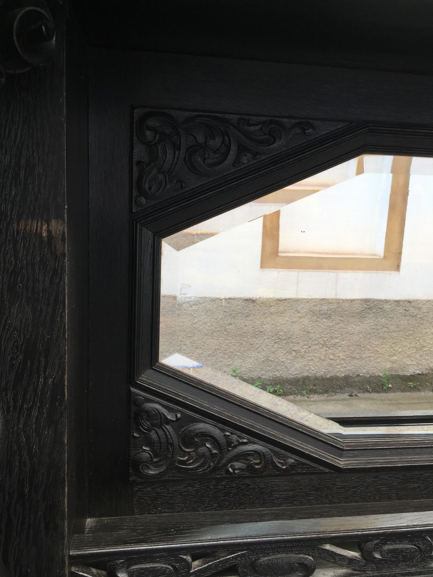 Schrank antik Spiegel schwarz
