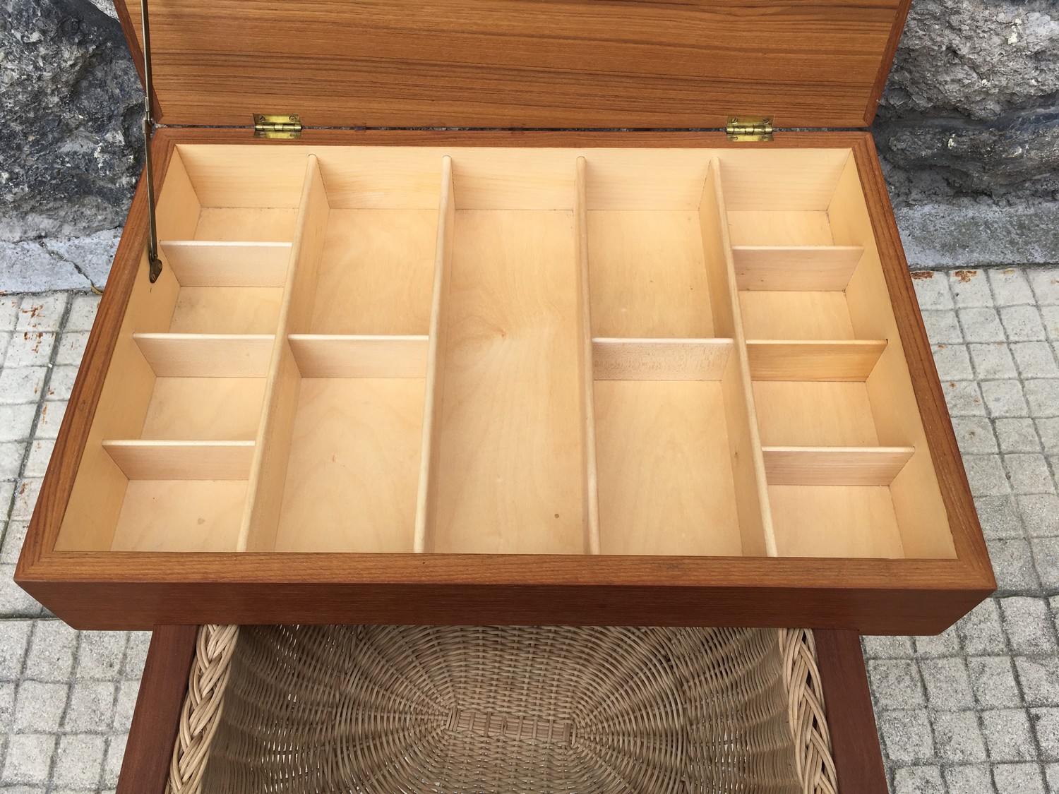 Handarbeitstisch Tisch Nähtisch Teak Design Ejvind Johansson für Vitré 60er Jahre