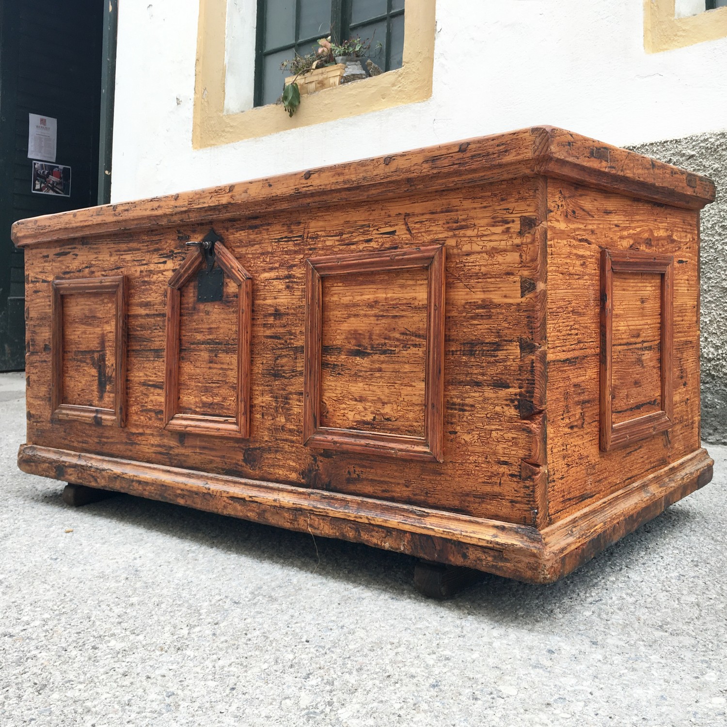 Herrschaftliche Truhe groß Weichholz 18. Jahrhundert restauriert antik