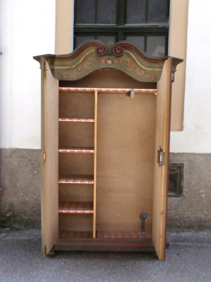 Bauernschrank handbemalt