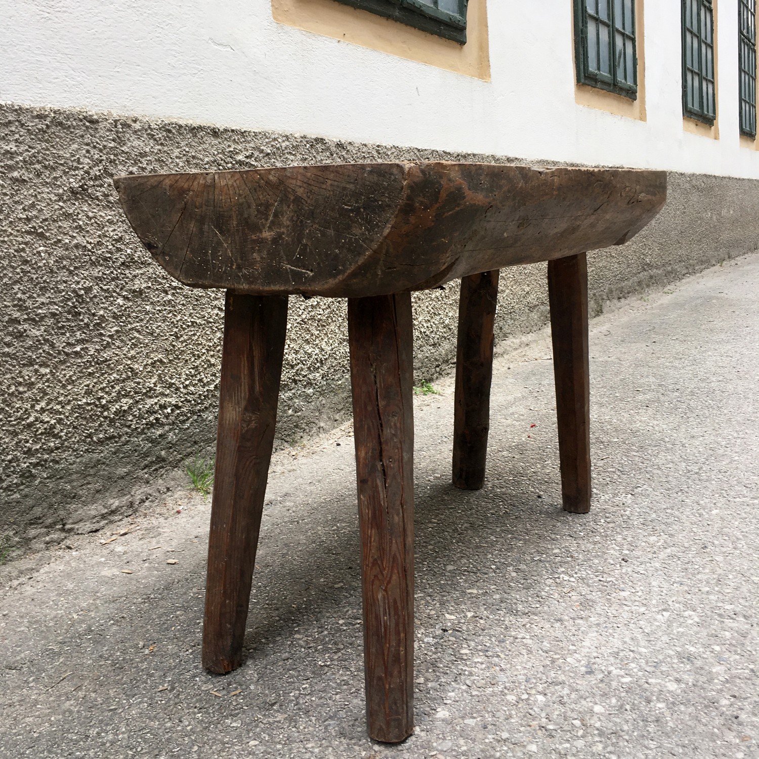 Bauerntisch antik Vollholz Hackstock Blumenbank Möbel Weinstube Bar