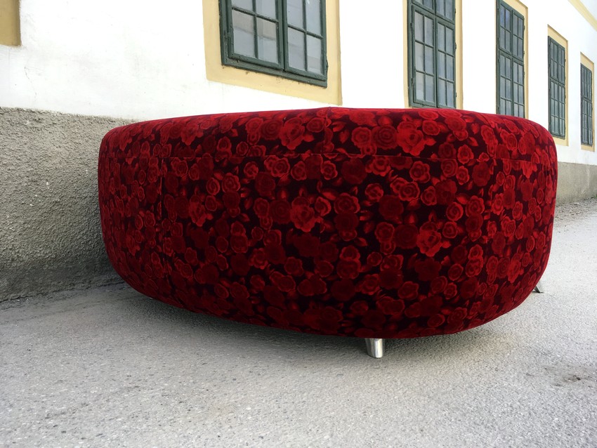 Bretz Rosenstoff Sofa Designklassiker