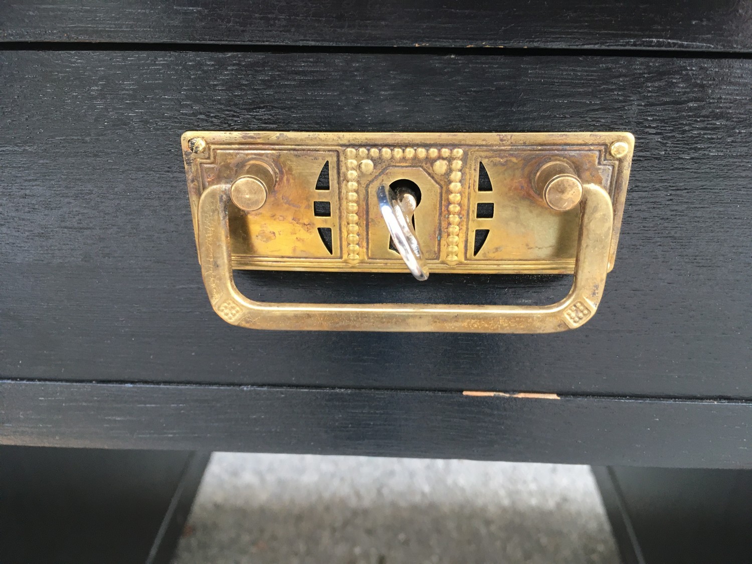 Schreibtisch Jugendstil 1920 antik restauriert, schwarzer Freisteher