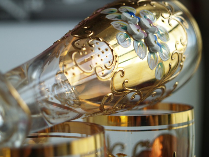 Sektgläser golden Vintage Böhmen