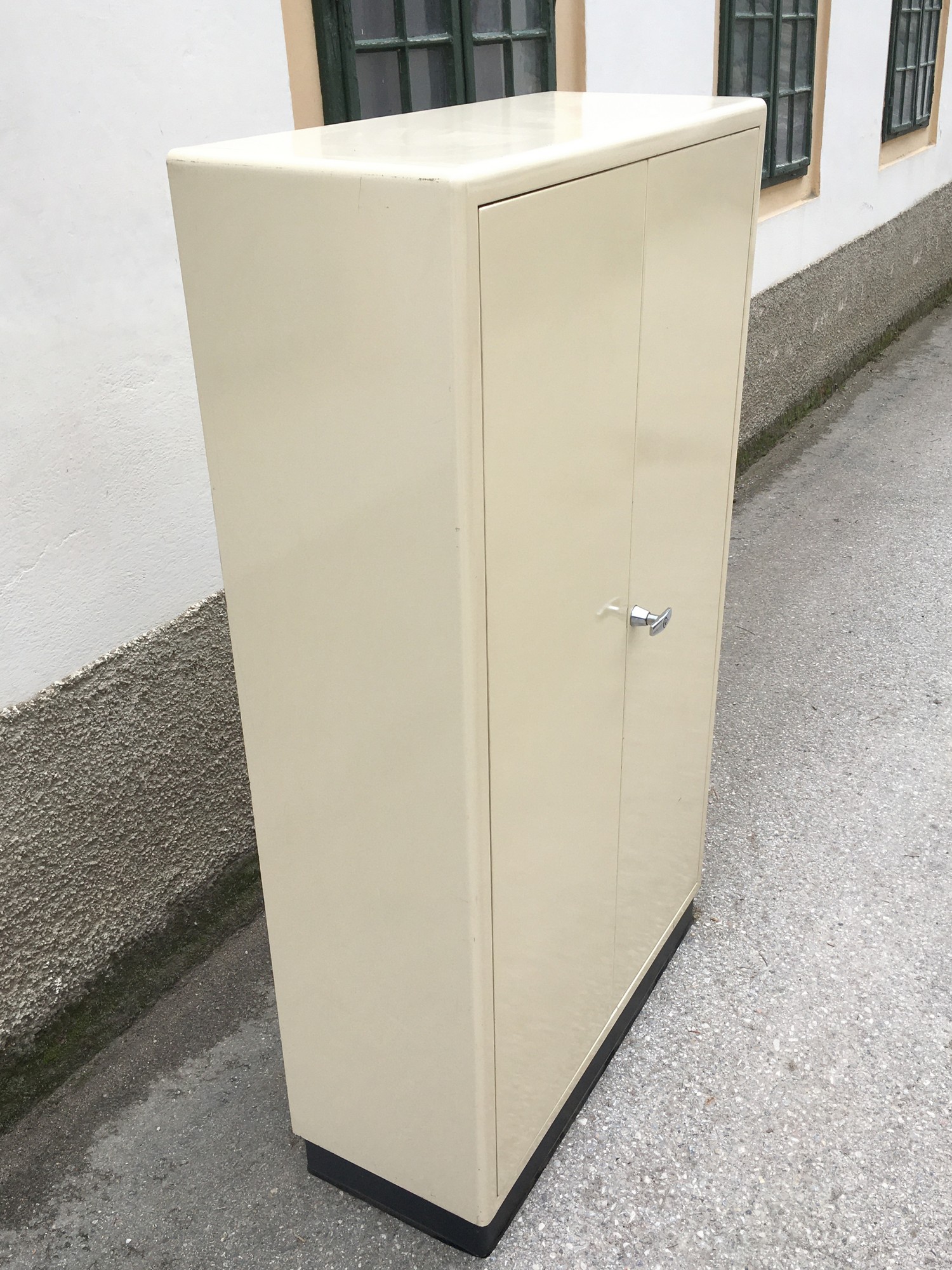 Arztschrank Metall Vintage Küchenschrank Industrialdesign Vorratsschrank creme Retro