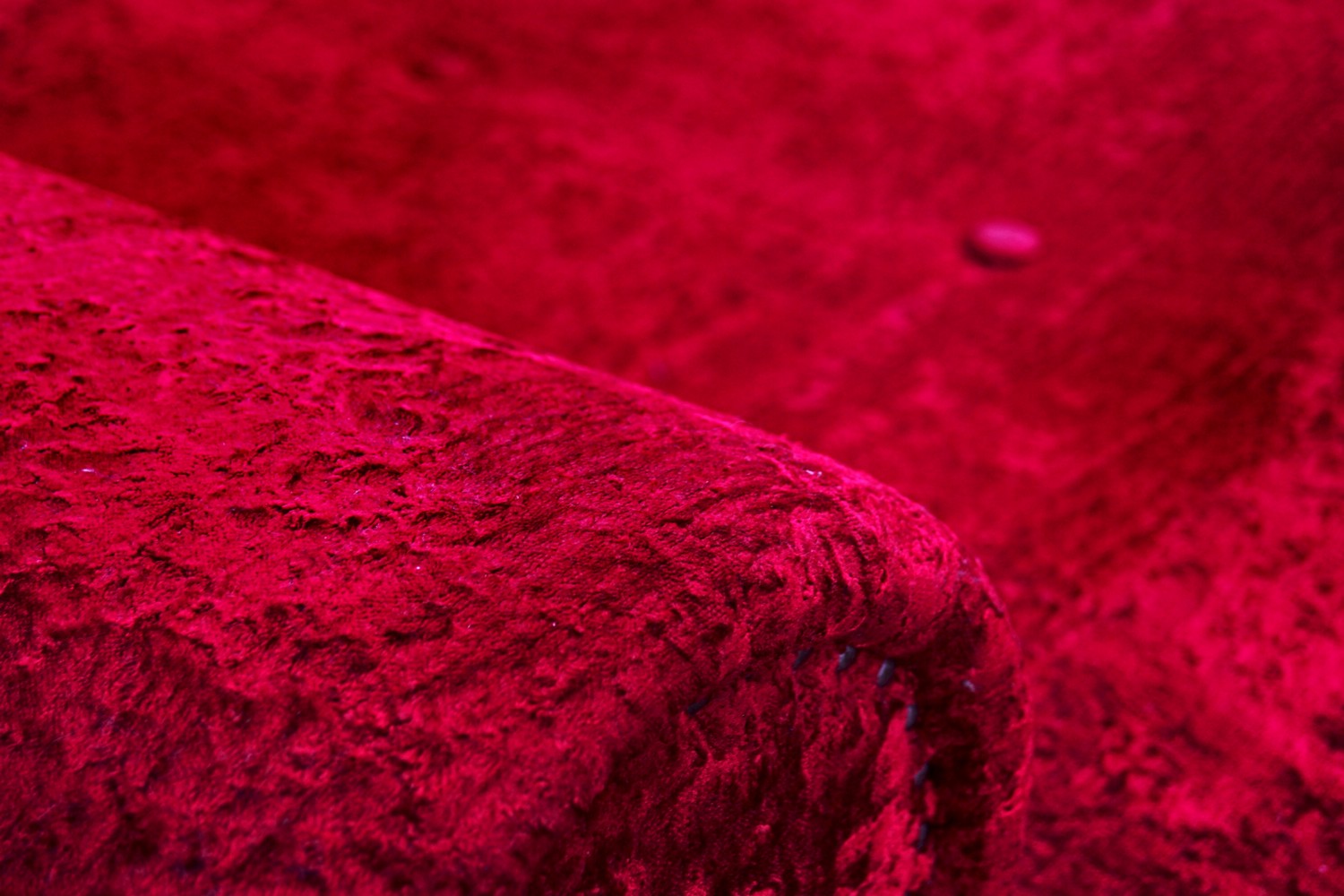 Bretz Gaudi Sofa rot ausziehbar Bettsofa Design Goethes GAlerie