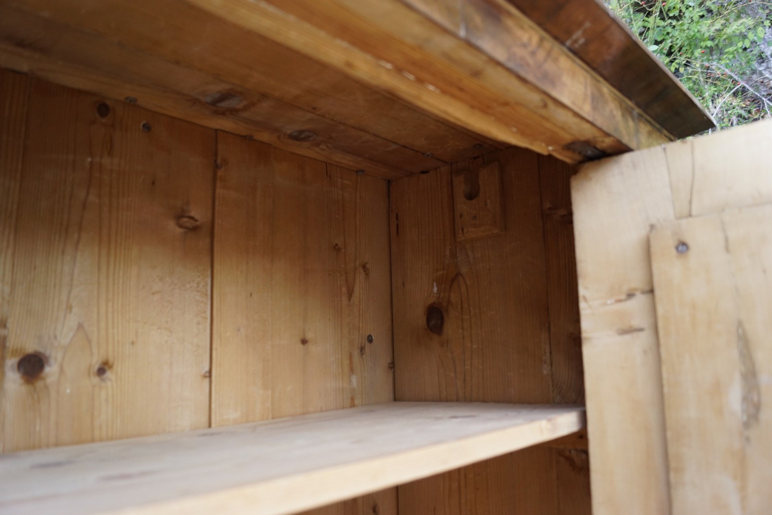 antiker Schrank Vollholz