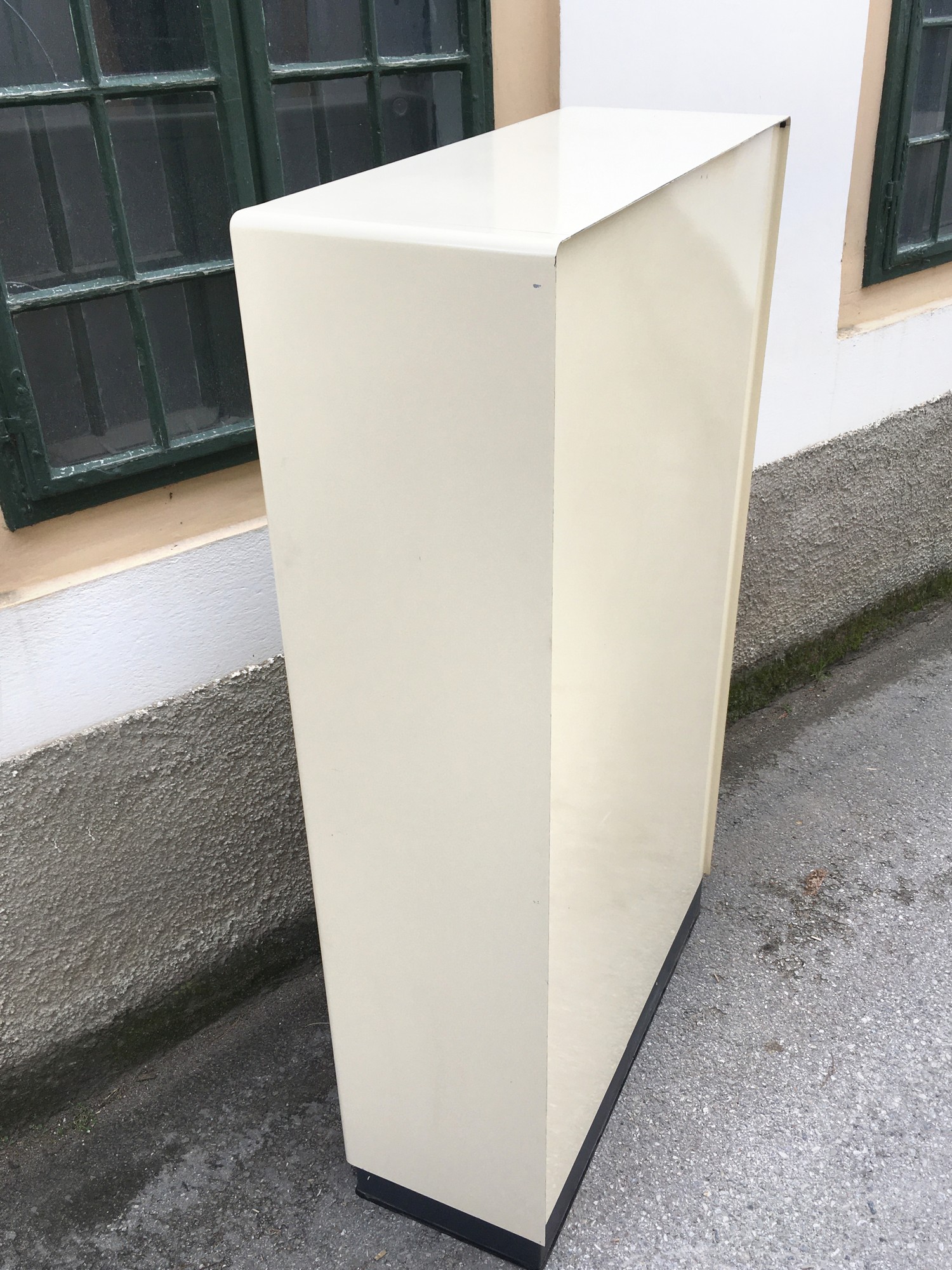 Apothekerschrank Original Arztschrank MidCentury Vintage Metallschrank Retro Industrialdesign Küchenvorratsschrank