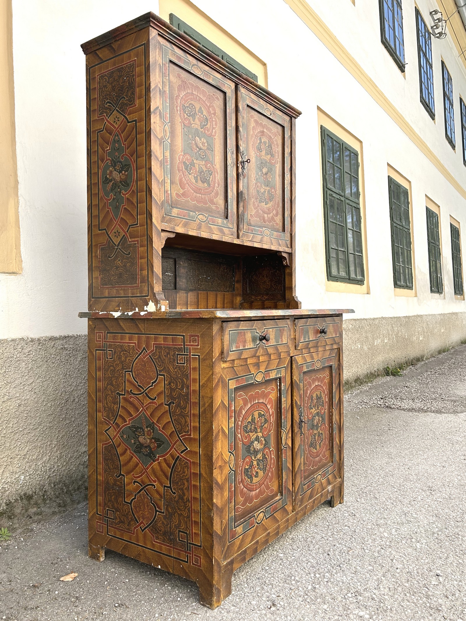 Bauernschrank antike Kredenz bemaltes Möbel bezaubernd!