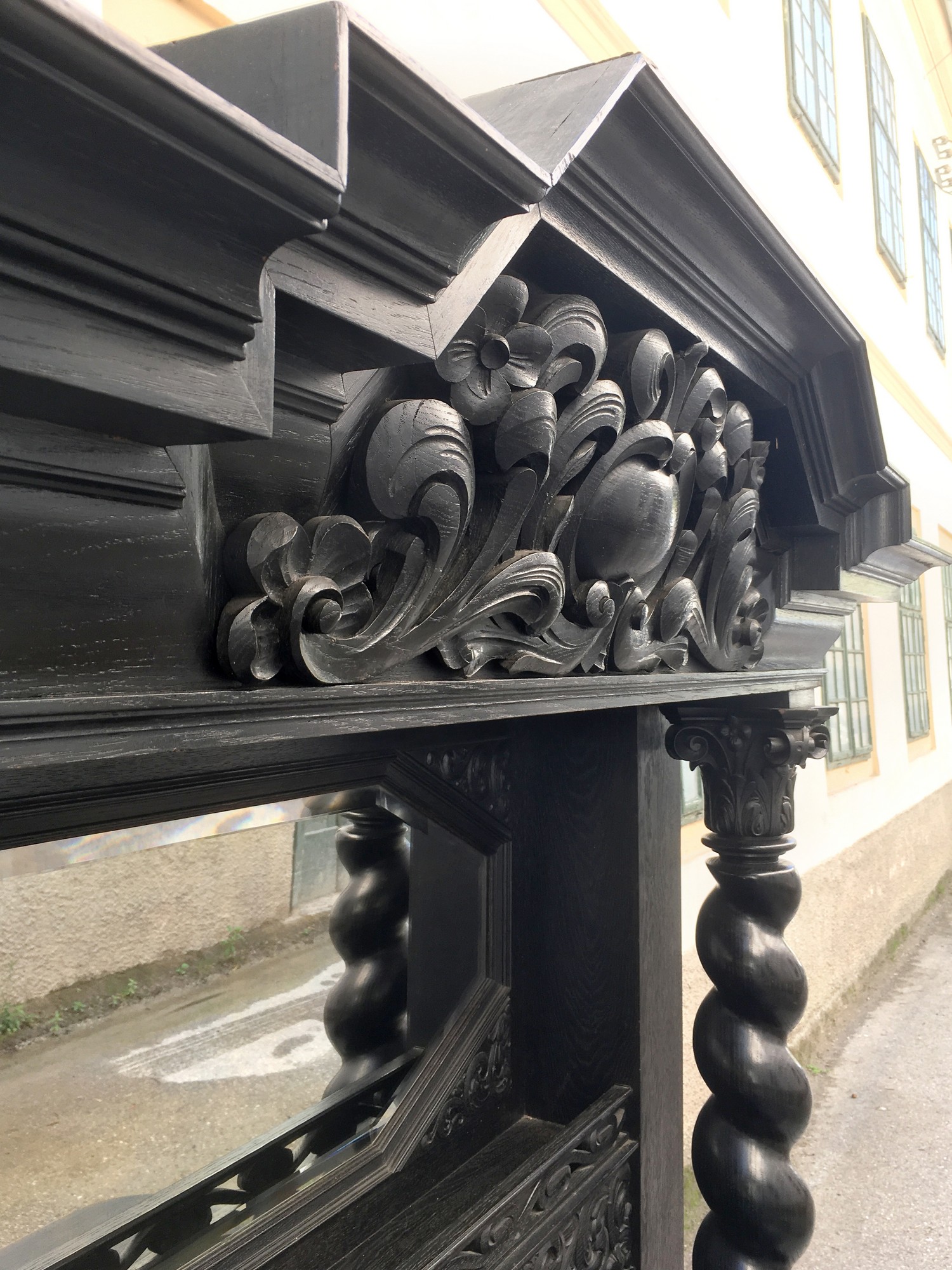 Vollsäulen Schrank antik Säulen Danziger Barock Buffet Möbel facettierter Spiegel