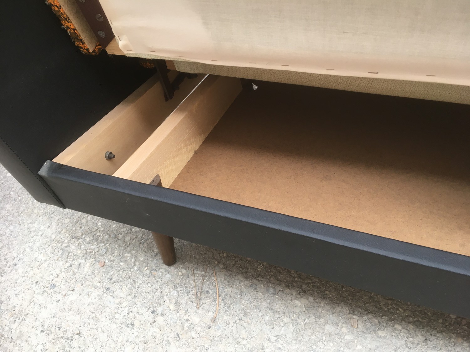 Vintage Bettsofa Stauraum Design