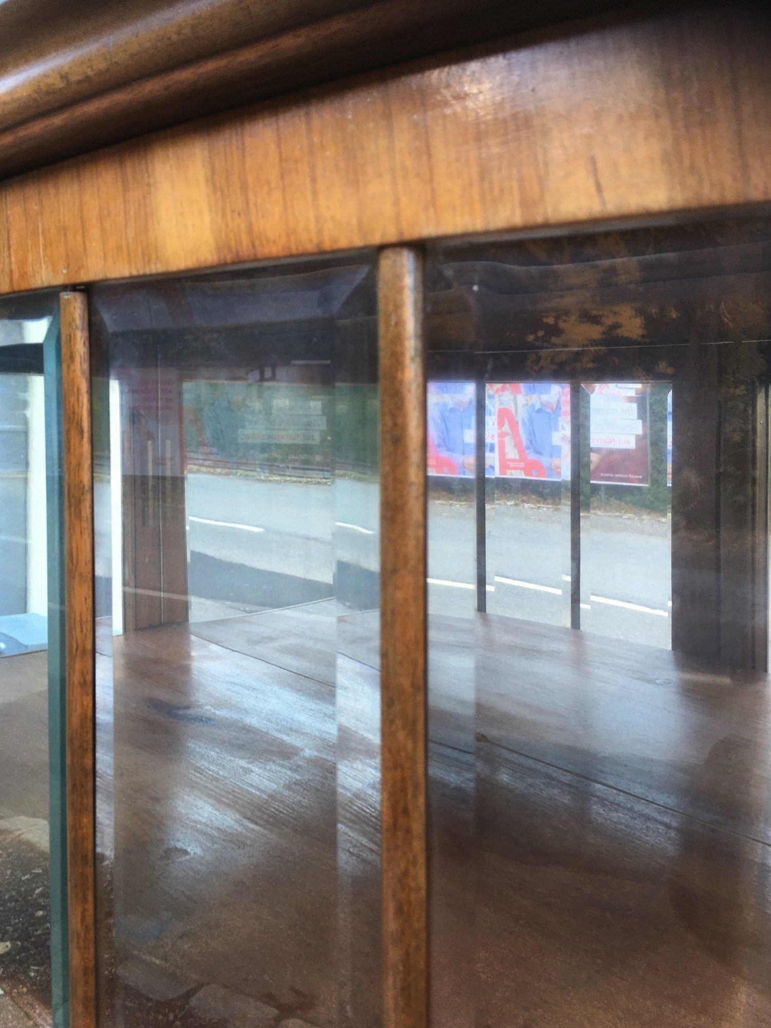 Vitrine Schrankvitrine Vitrinenschrank antik Schrank Art Deco Jugendstil dreiseitig verglast