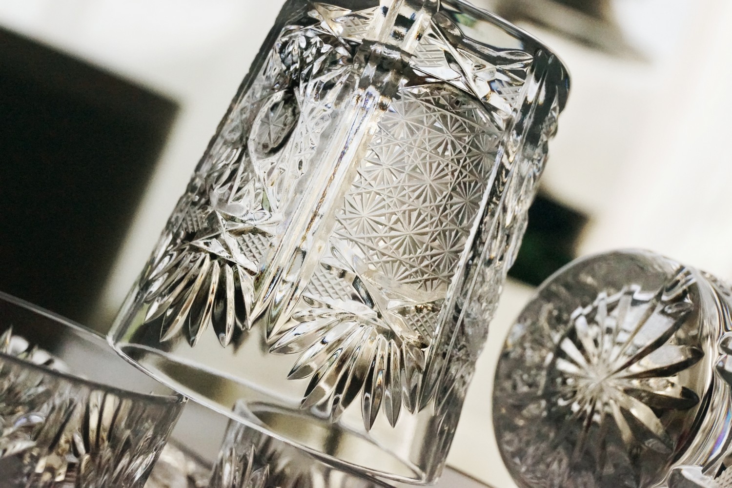 Bleikristall Becher Whisky Schnaps Gläser geschliffen Wassergläser vitrinengepflegt