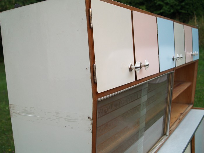 Vintage Schrank rosa blau