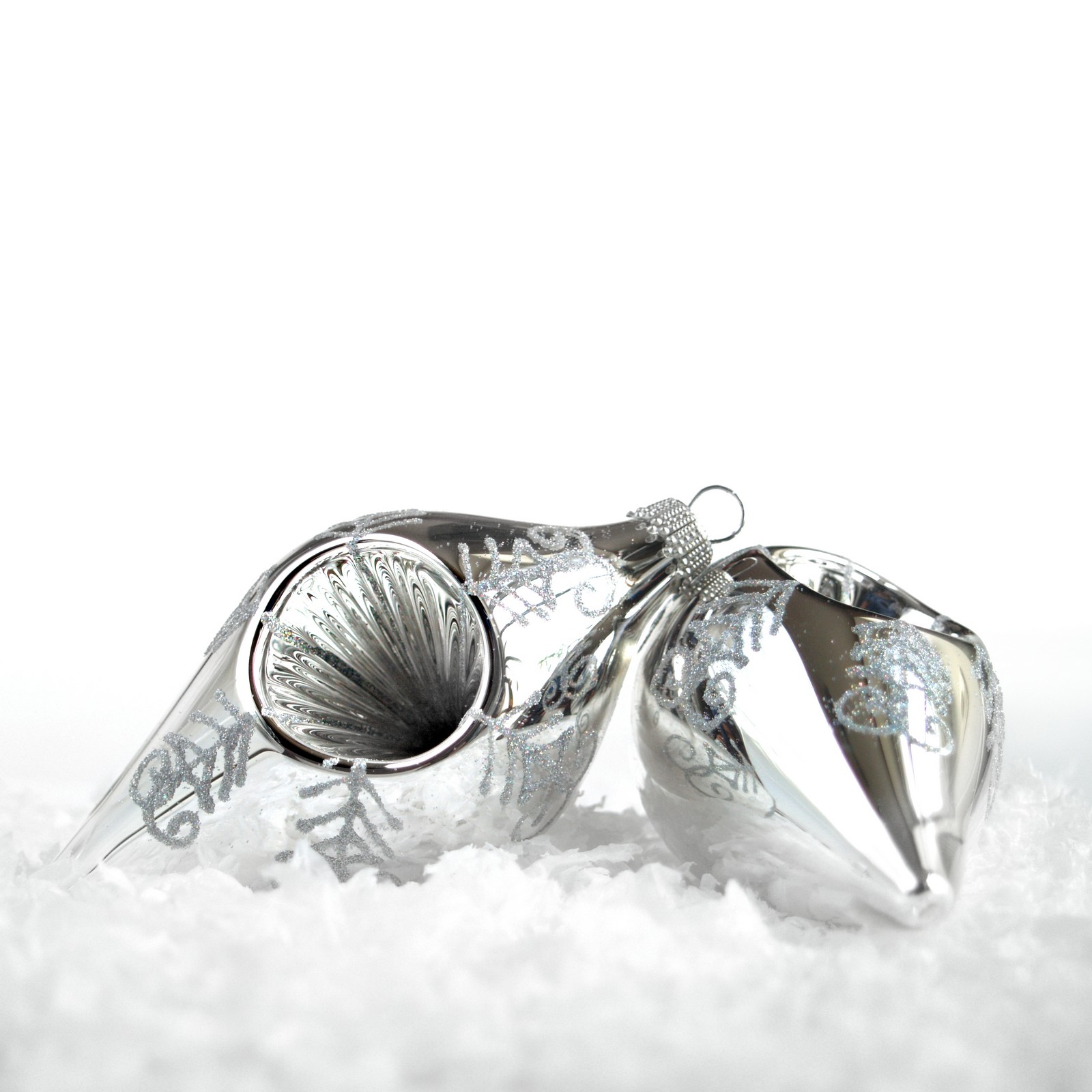 Weihnachten Deko Christbaumschmuck Tropfen mit Einstich Glas silber Lauscha Glastropfen silber