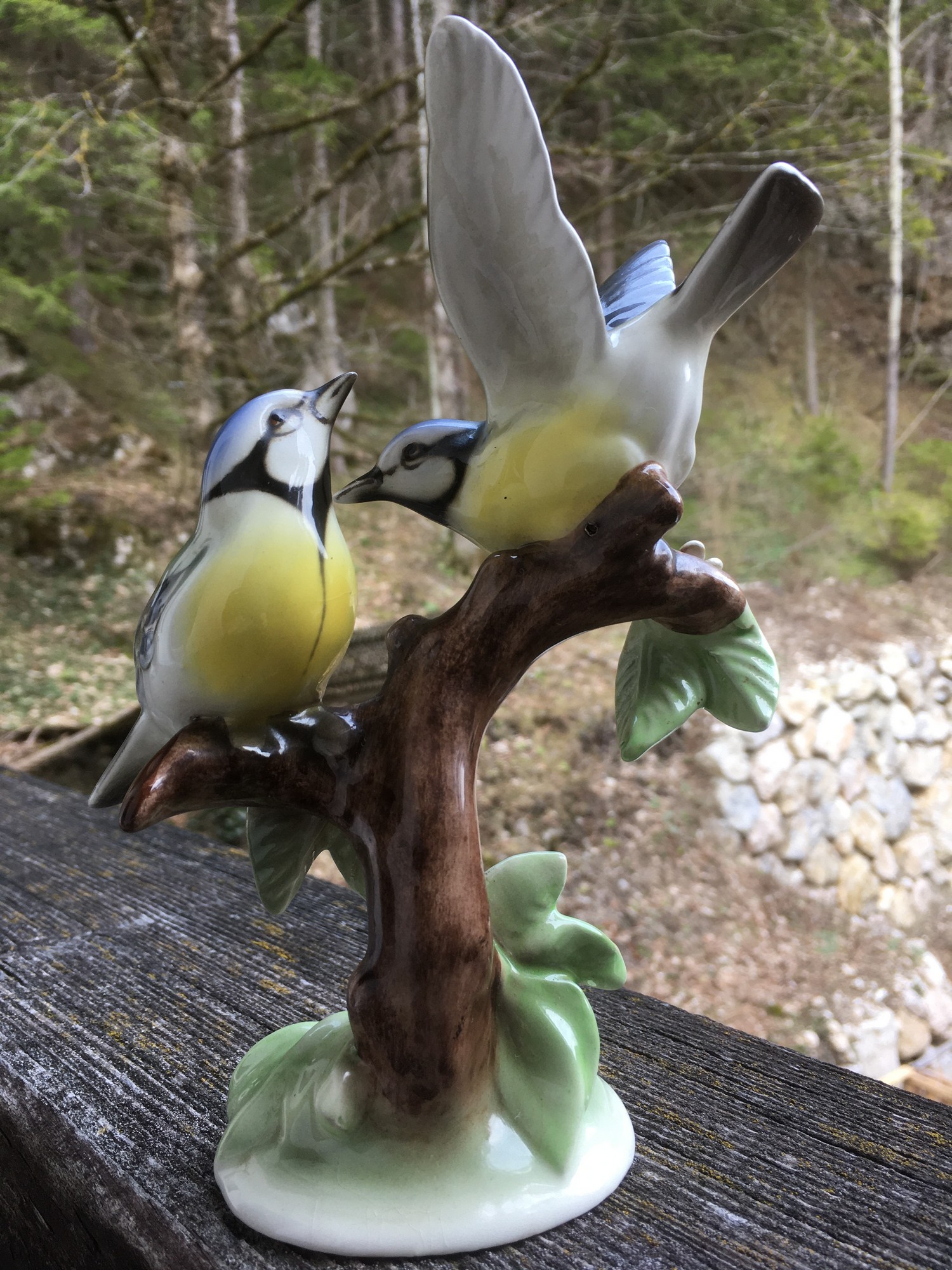 Keramos Wien "Zwei Blaumeisen auf einem Ast" Keramik Vögel