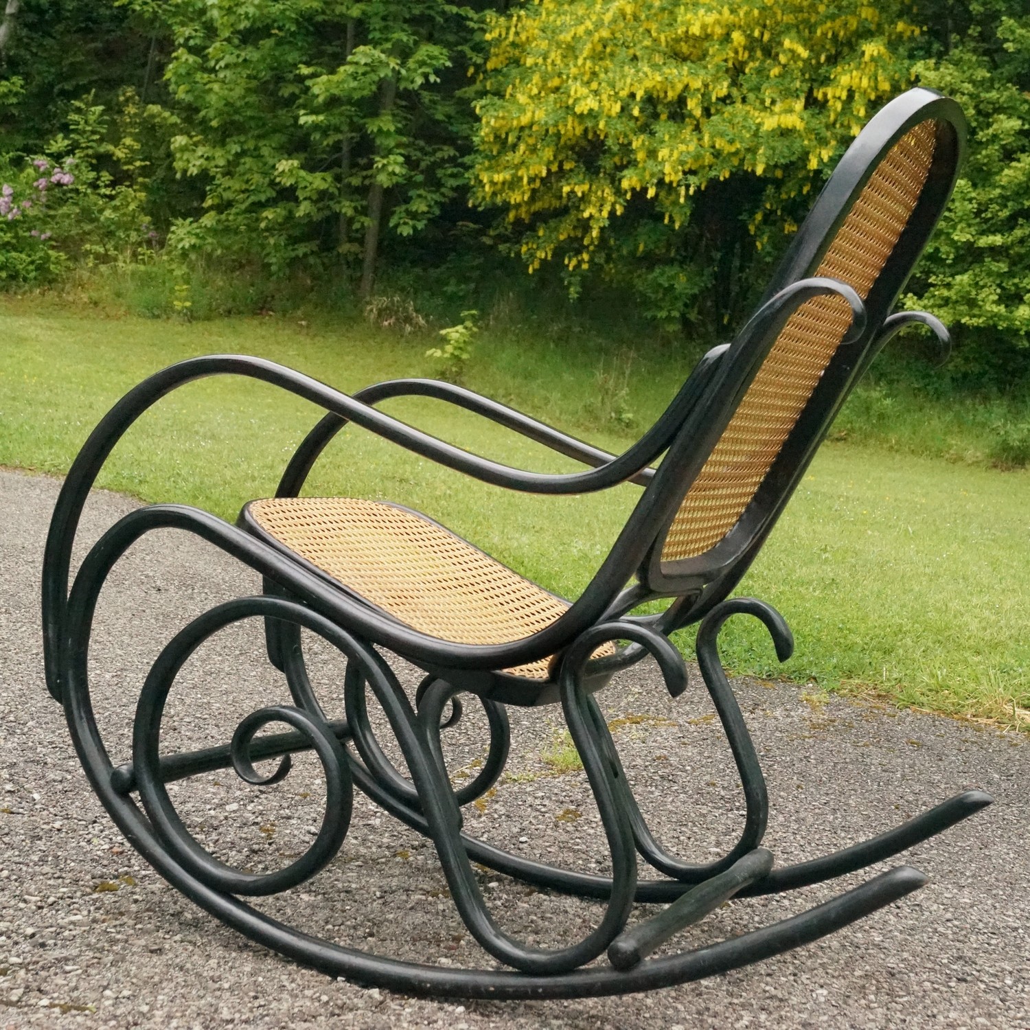 Thonet Schaukelstuhl schwarz Bugholz Schaukelsessel Original