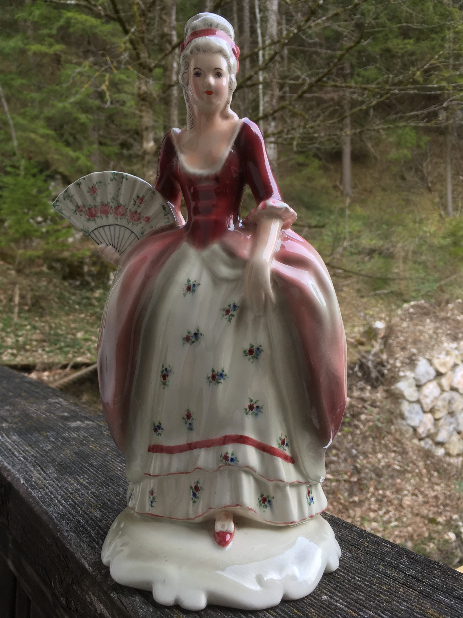 Keramos Figur Sophie aus der Oper "Der Rosenkavalier" Austrian Ceramic