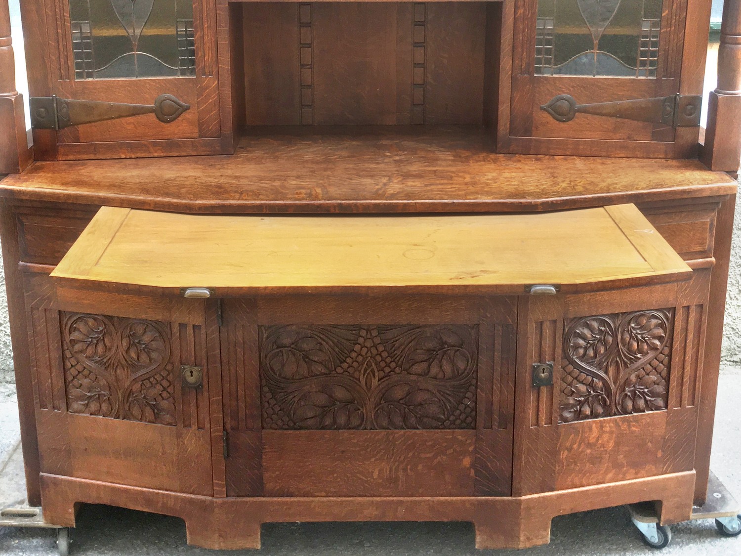 Kredenz August Ungethüm Jugendstil antik Kolo Moser Blätter Herzen Buffetschrank Schrank Buffet