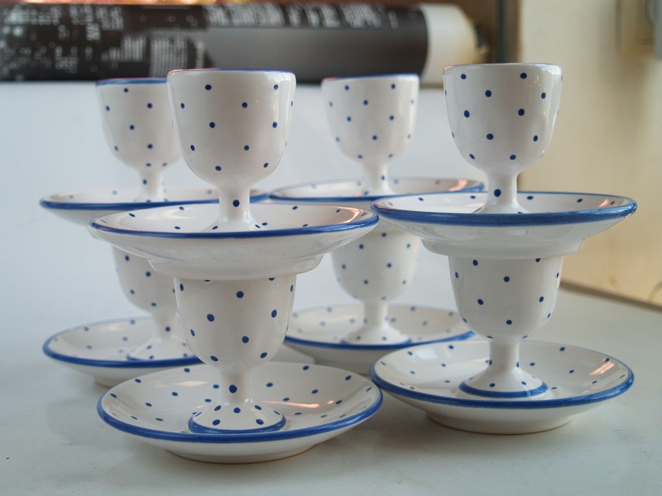 Eierbecher mit Fuß Gmundner Keramik blau getupft neuwertig