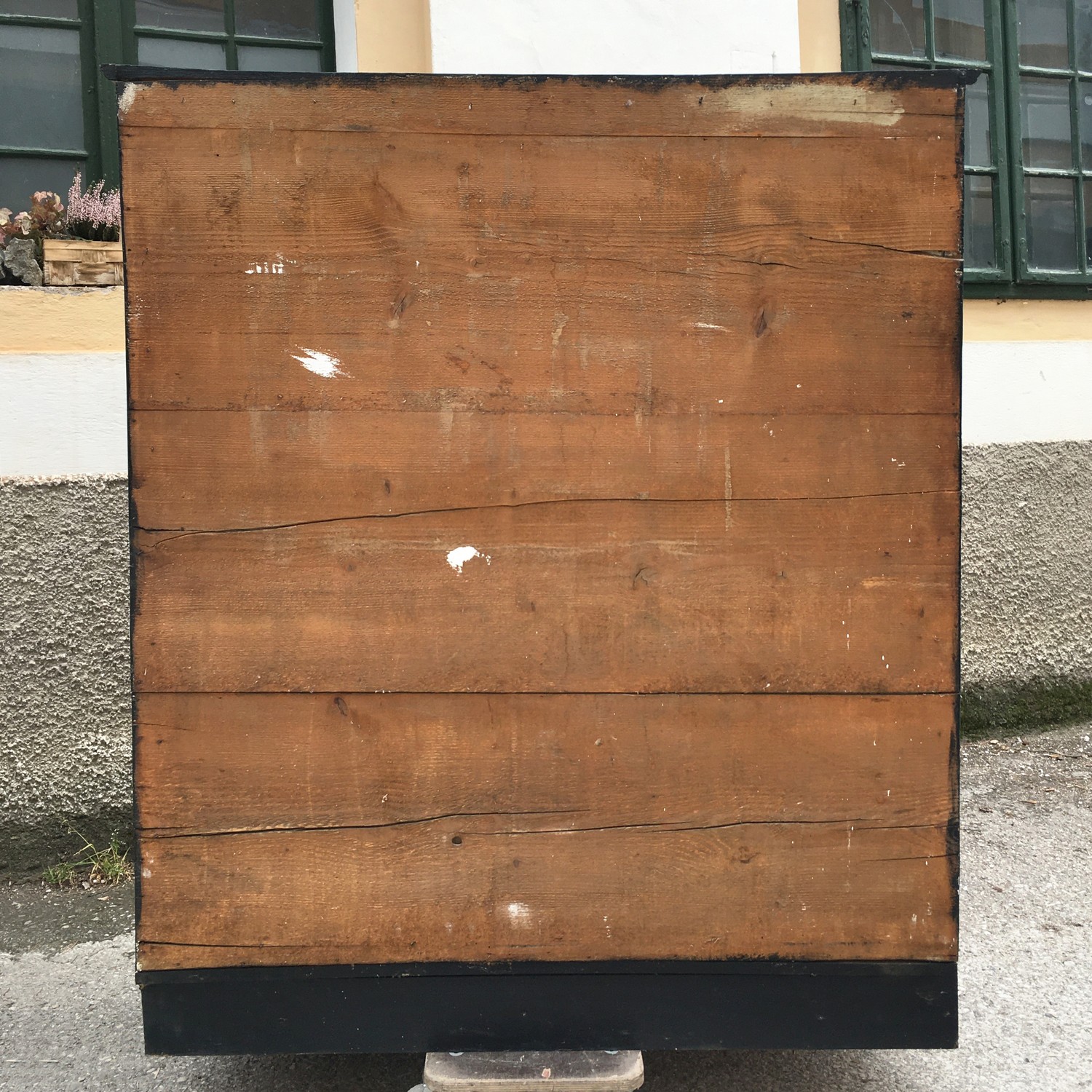 Vitrine antik Schrank noir Jugendstil Spiegel Geschirrschrank schwarz nachhaltig Möbel kaufen Shabby Chic Industrialdesign