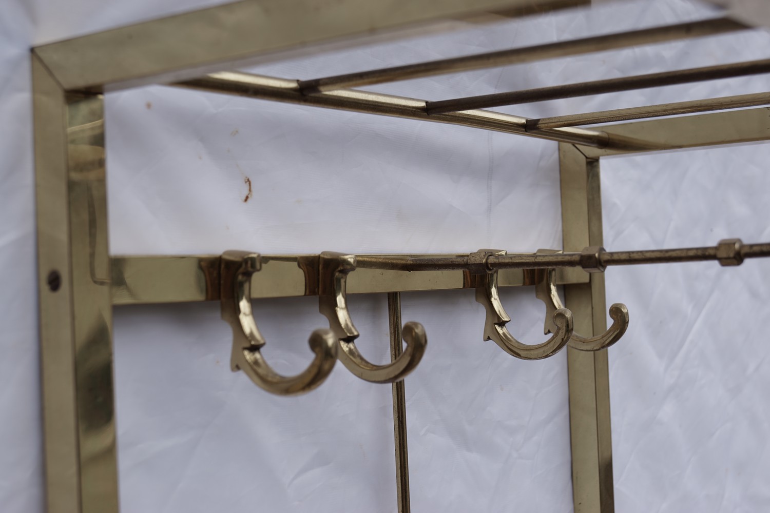 Garderobe antik Messing Spiegel Hutablage Kleiderbügel
