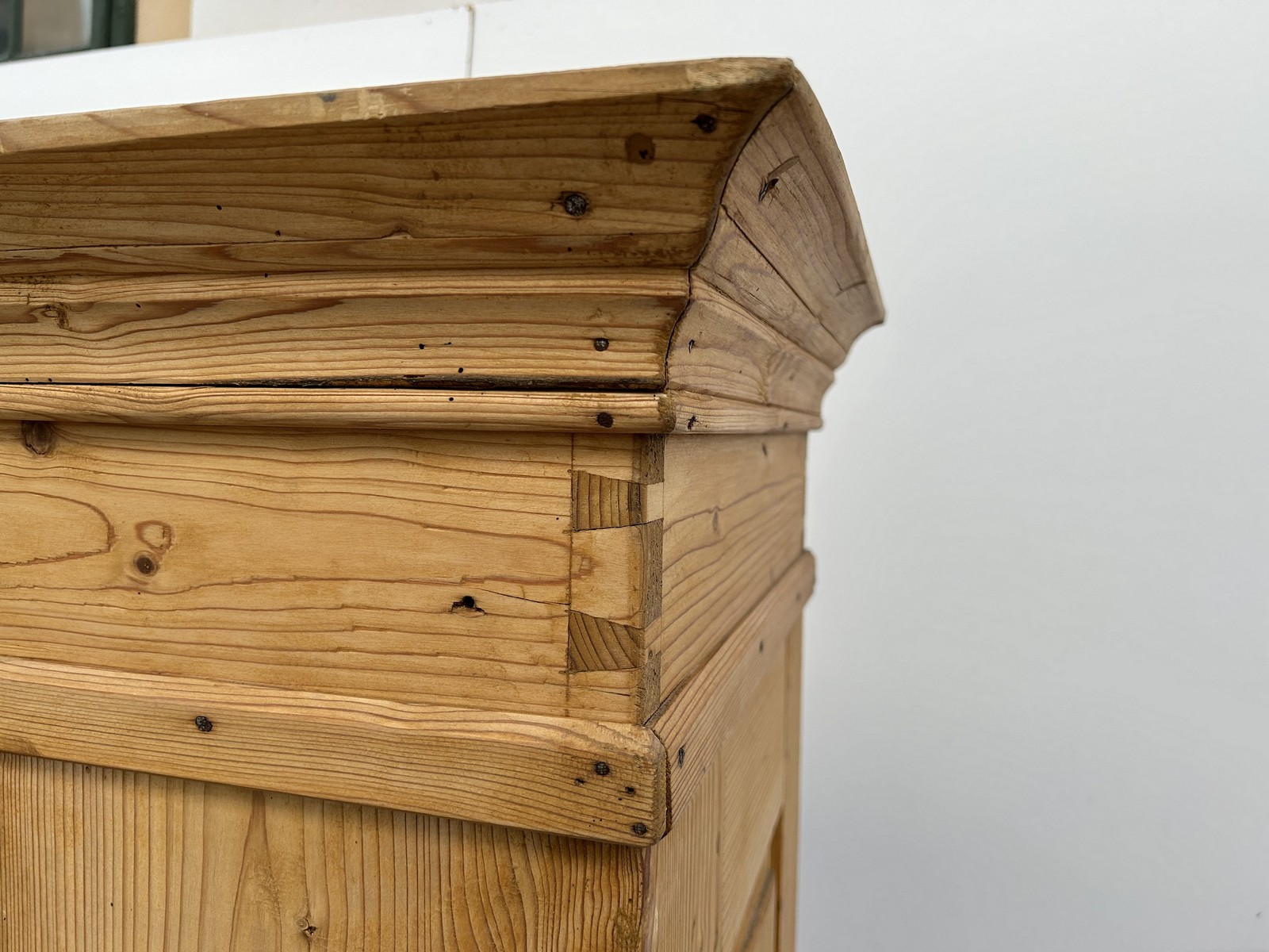 Antiker Bauernschrank Weichholz Kleiderschrank 1-türig