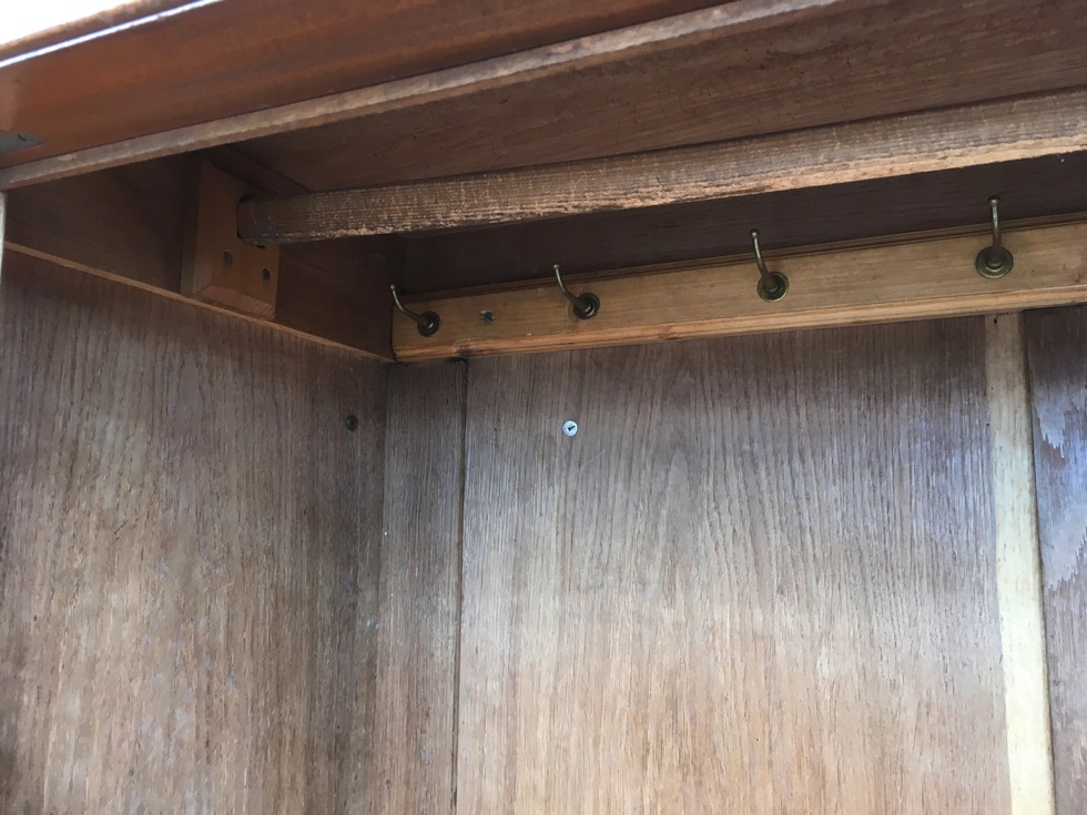 Garderobe Dielen Schrank antik Nussholz Intarsien