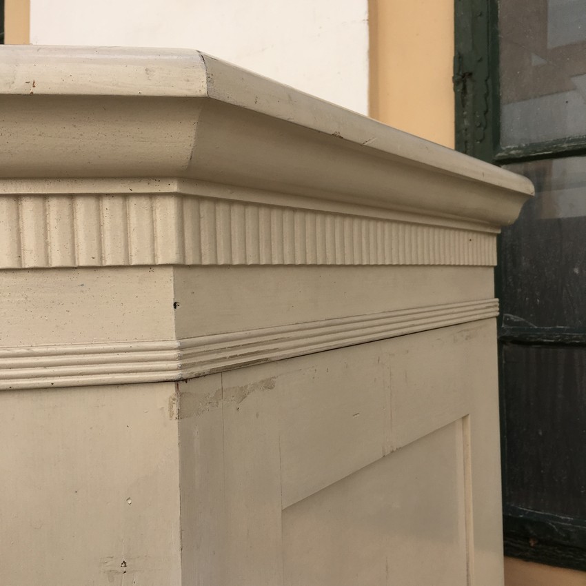 Kleiderschrank antik Vollholz