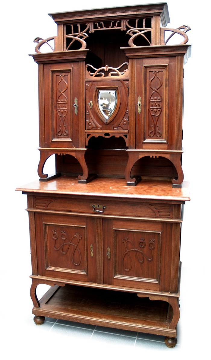 Antiker Schrank geschnitzt Buffet Peitschenschlag JUGENDSTIL