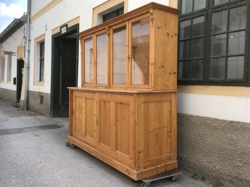 Vorratsschrank antik Vollholz Schiebetüren Bauernschrank