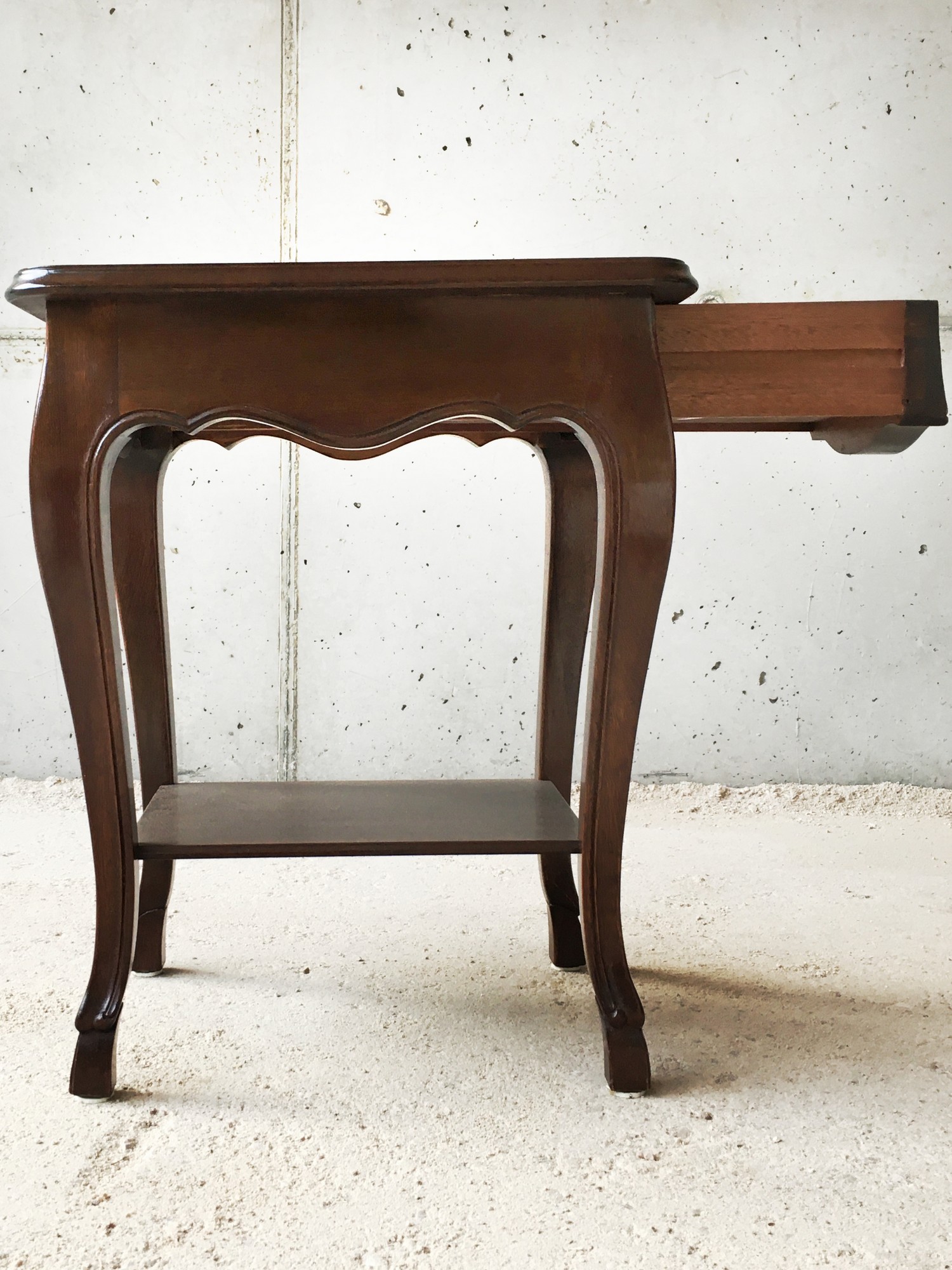 Nachttisch Nachttisch Antikstil Beistelltisch Holz Vintage Mahagonifurnier Antikstil Barockstil
