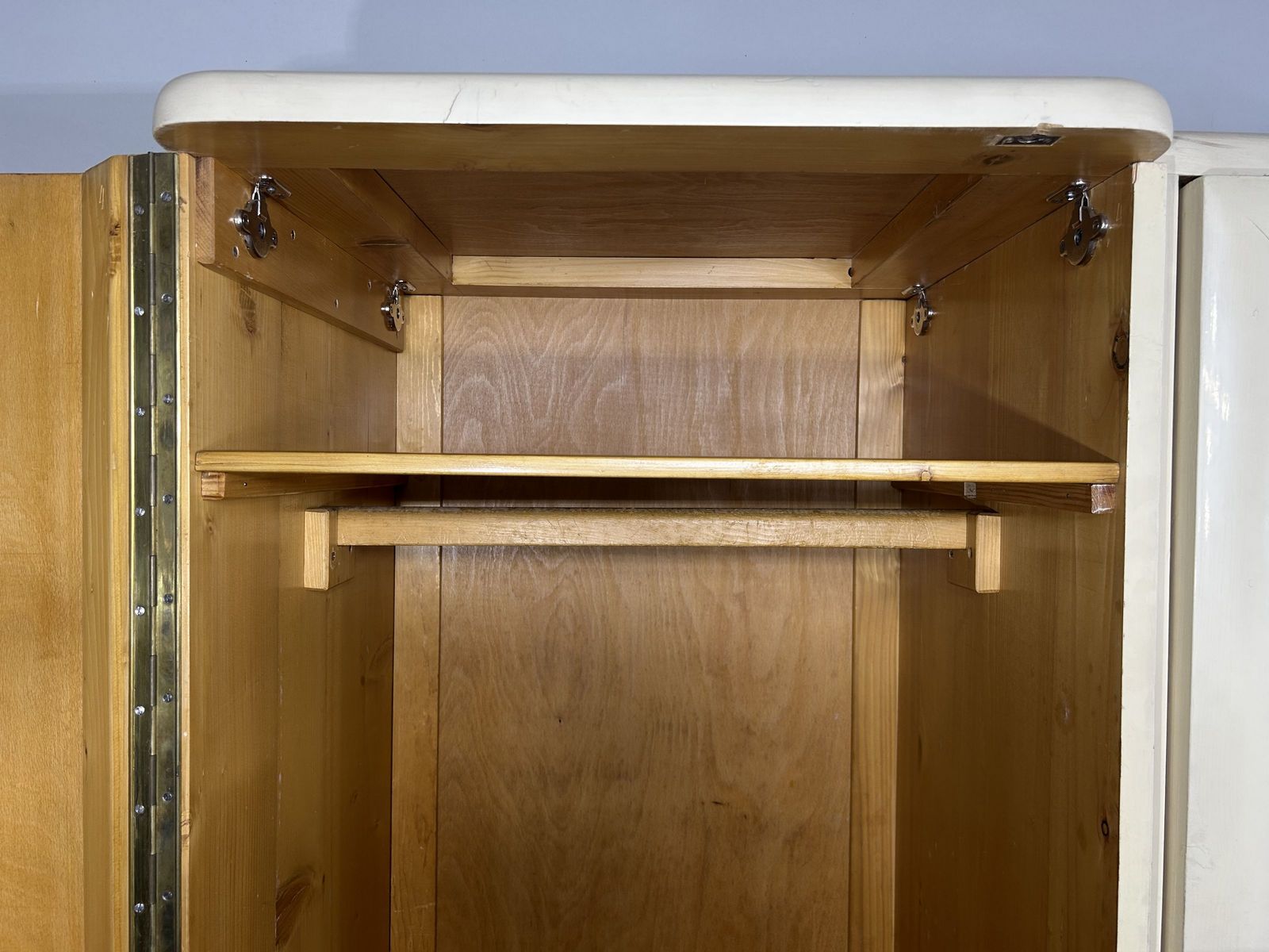Kleiderschrank weiß