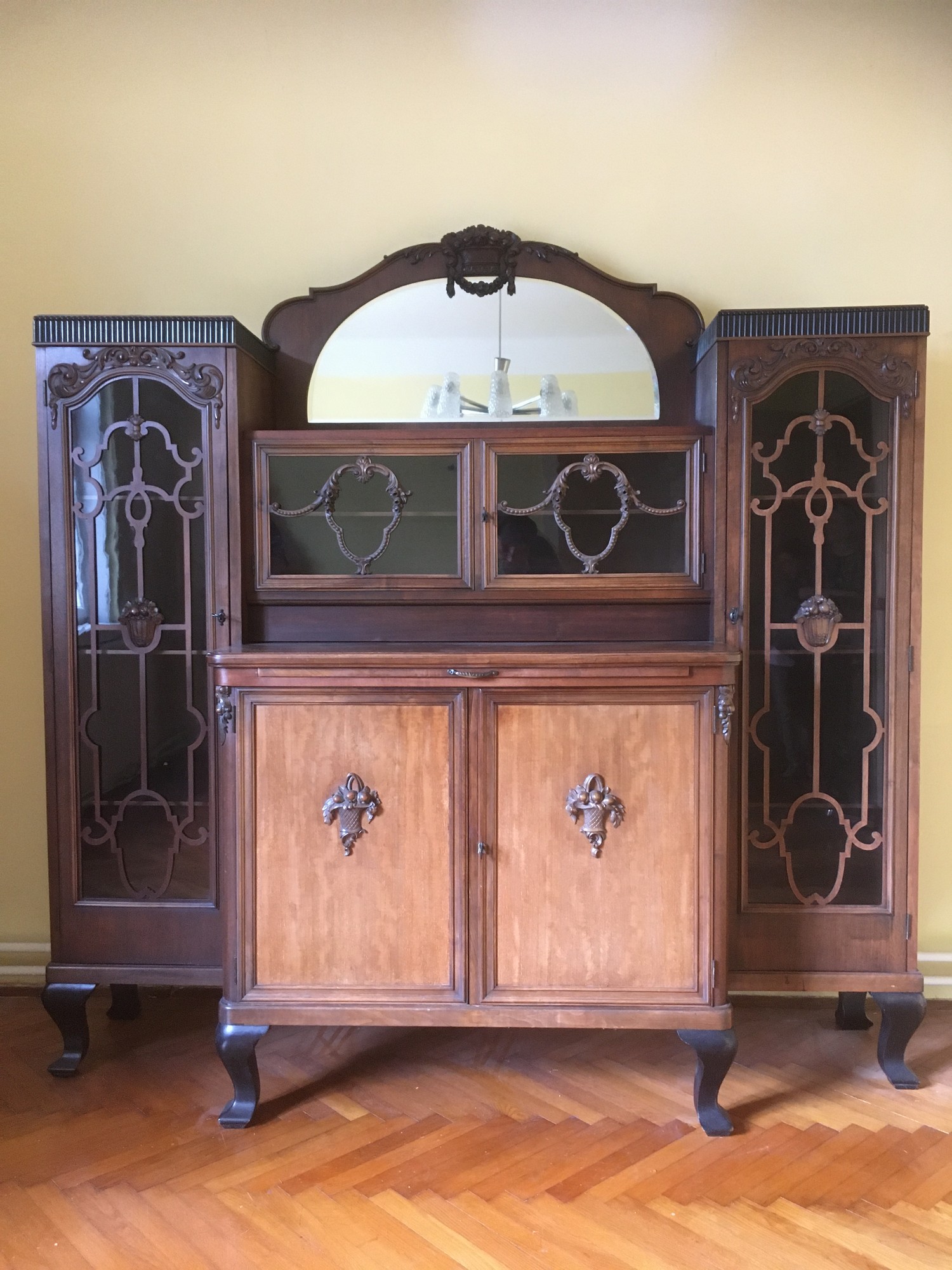 Geschirrschrank antik Vitrine Kredenz Vollholz SChrank Spiegel beschnitzt