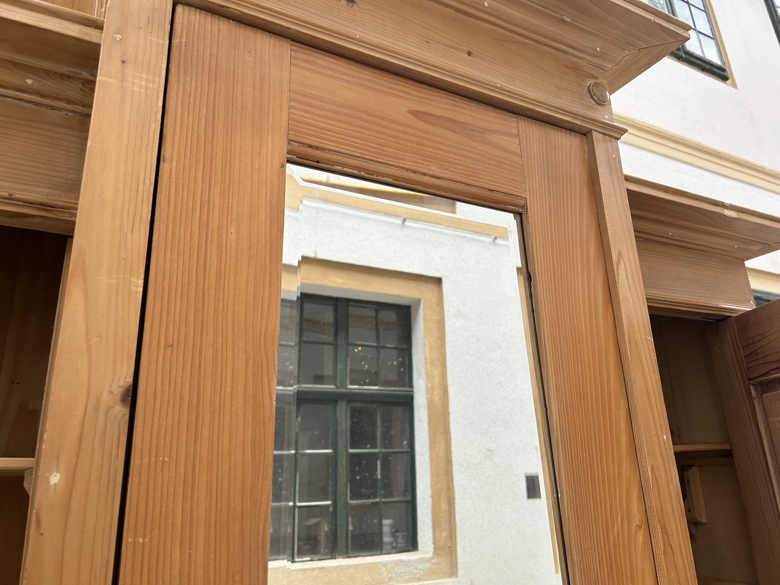 Antiquität Bauernschrank antike Garderobeschrank Vollholz Möbel