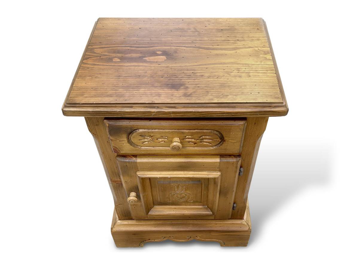 voglauer kommode anno 1600