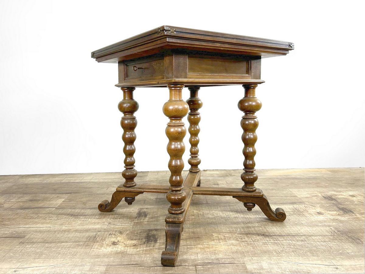 Hitorismus beistelltisch