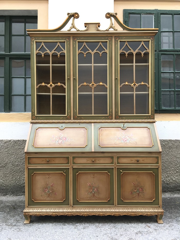 Barockstil Vitrinenschrank